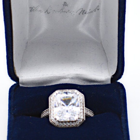 The Danbury Mint Radiance by Michael O'Connor 10 Carat Simulated Diamond Ring - Picture 2 of 5